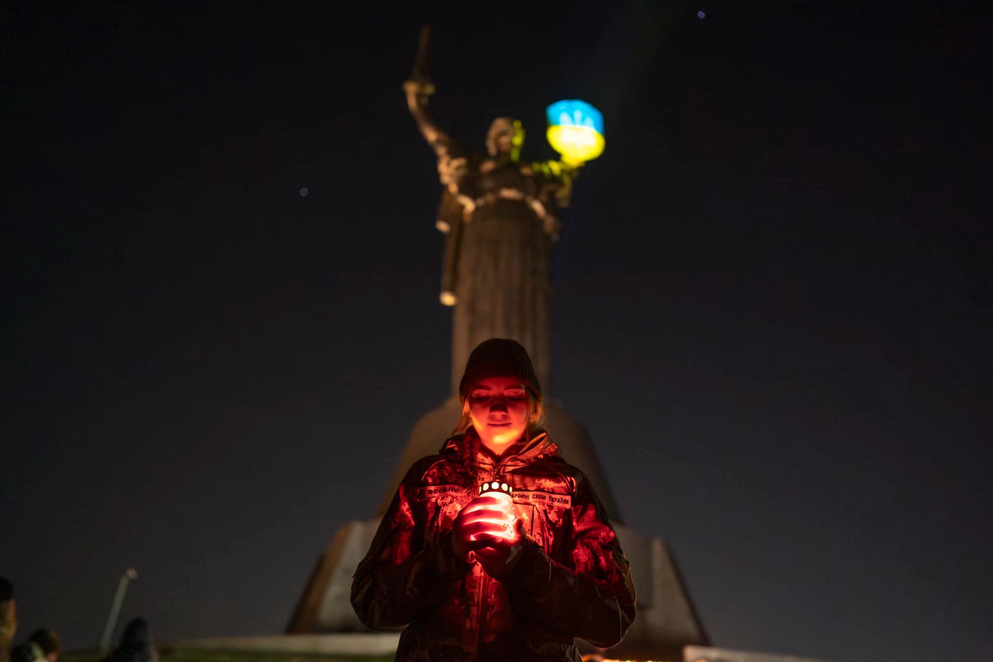 “Запалити свічку пам'яті”: у Києві пройшла акція на 1000-й день повномасштабного вторгнення в Україну