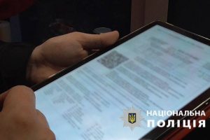 У столичному регіоні викрили групу «перекупів», які спекулювали квитками на потяги у Європу (фото, відео)