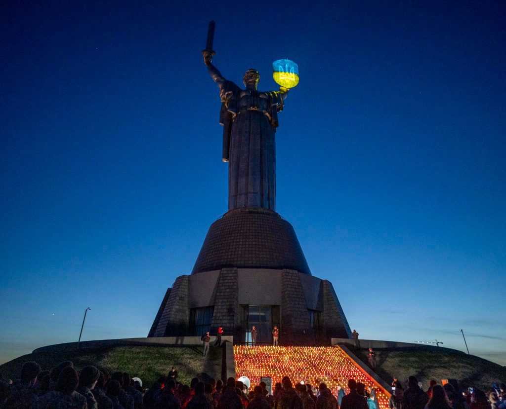 “Запалити свічку пам'яті”: у Києві пройшла акція на 1000-й день повномасштабного вторгнення в Україну