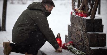 “Памʼятаємо справжню ціну свободи для України”, - Зеленський у День Гідності та Свободи