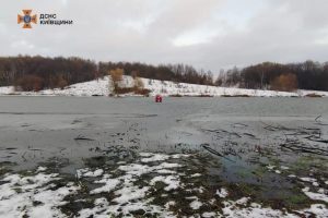 На Білоцерківщині зі ставка у селищі Ставище дістали тіло чоловіка