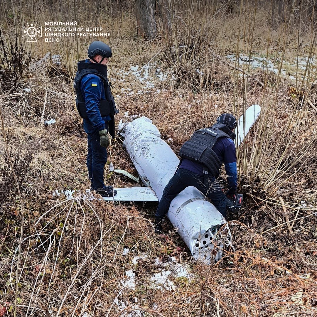 У Києві в одному з районів виявили залишки ракети Х-55 (фото)