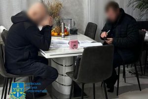 Посадовця держпідприємства викрили на організації фальшивого бронювання понад 450 військовозобов’язаних