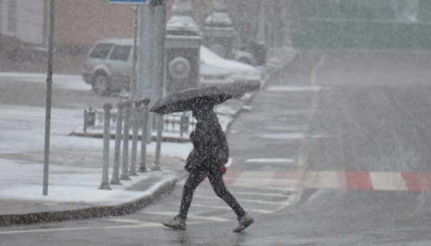 Перша крига і ожеледиця - на Київщині та у столиці очікуються небезпечні метеорологічні явища