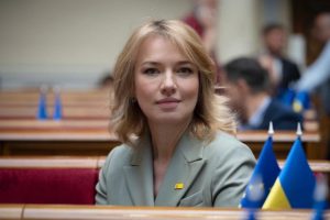 “Приорітети "Слуги Народу" – допомога військовим, ВПО та бізнесу”, — депутатка Олена Шуляк