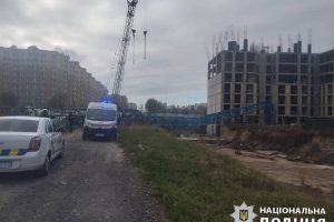 На будмайданчику під Києвом загинув кранівник  