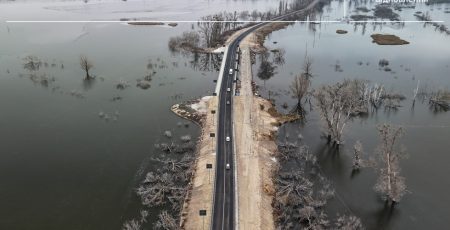 На регіональній дорозі Київ - Іванків - Овруч відбудували міст через річку Ірпінь