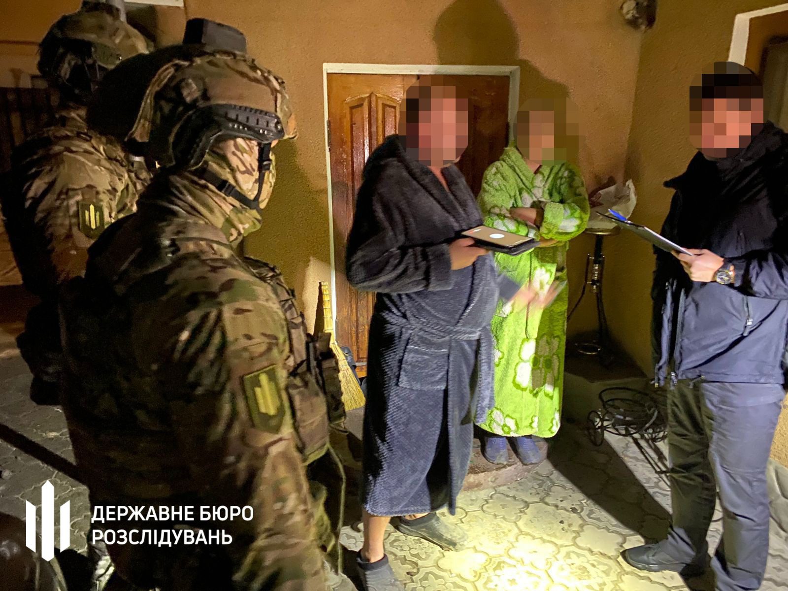 Командира 211 бригади, який покривав знущання з військовослужбовців, затримали й доставили в Київ