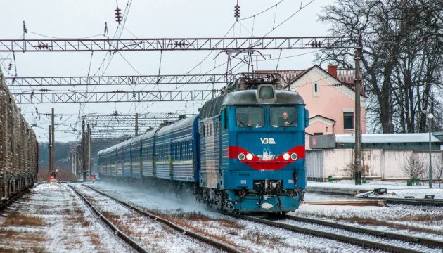 Укрзалізниця додала вагонів на свята