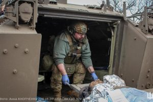 Зеленський підписав указ про заборону переводити медиків на військові посади не за фахом