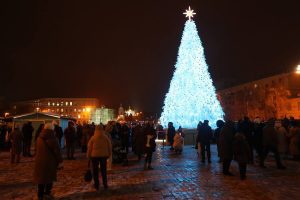 У День святого Миколая на Софійській площі засвітили вогні на головній ялинці країни