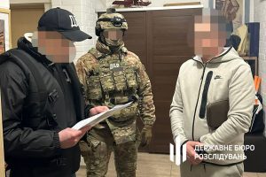 Нардеп організував виїзд за кордон під виглядом "водіїв" 18 чоловікам, троє з них не повернулись, - ДБР