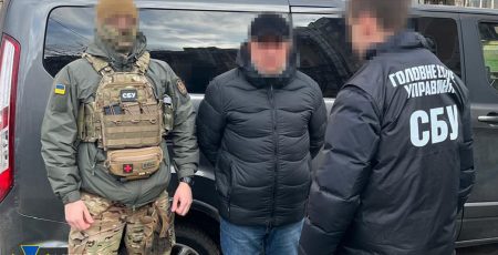 У Києві затримали адвоката, який вербував та захищав у судах агентів гру