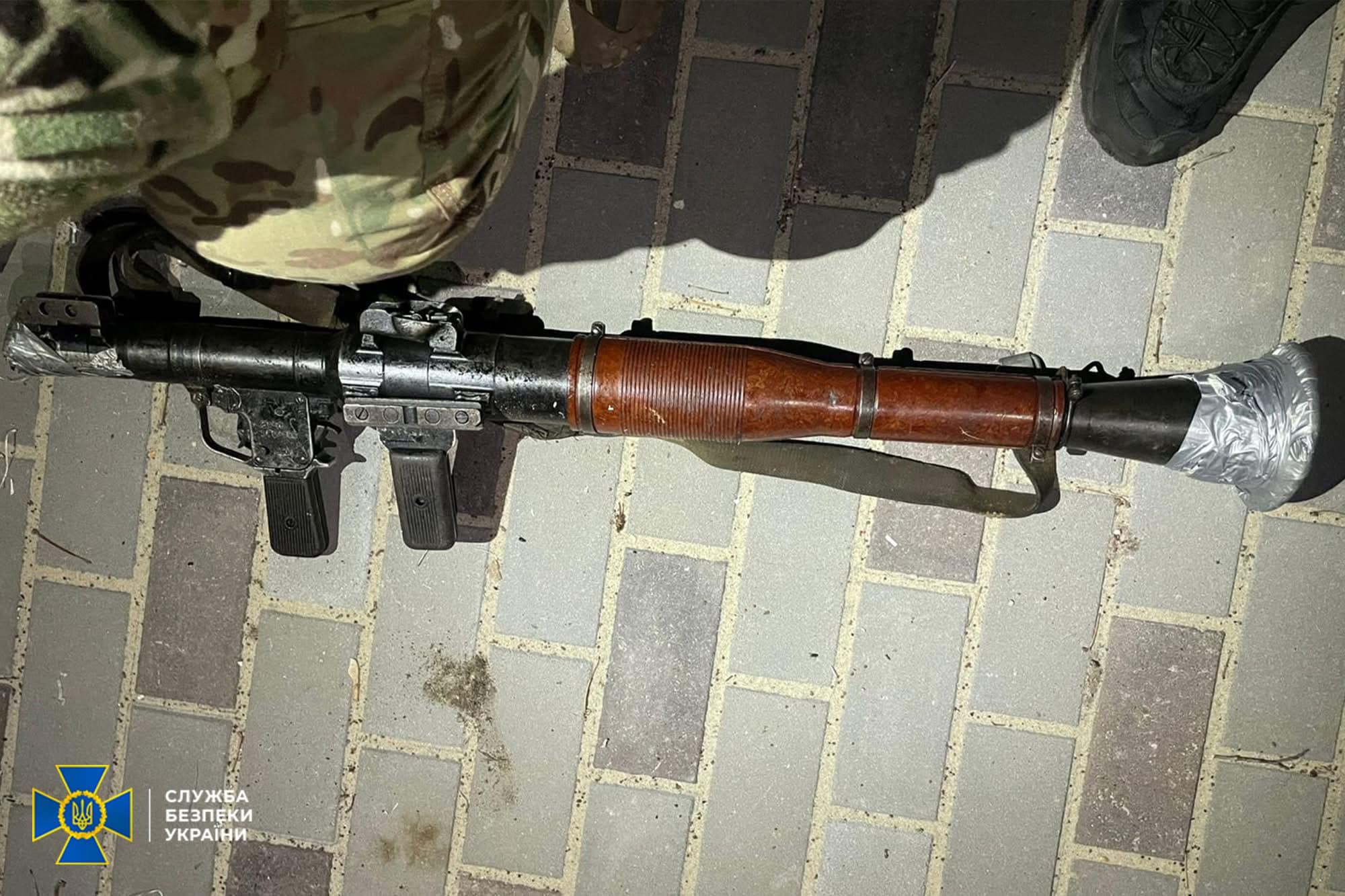 На Київщині та ще у 3-х регіонах перекрили канали збуту трофейної зброї і боєприпасів (фото)