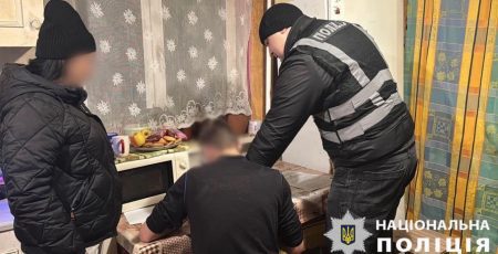 Катування та вимагання грошей: поліцейські Київщини повідомили про підозру неповнолітньому