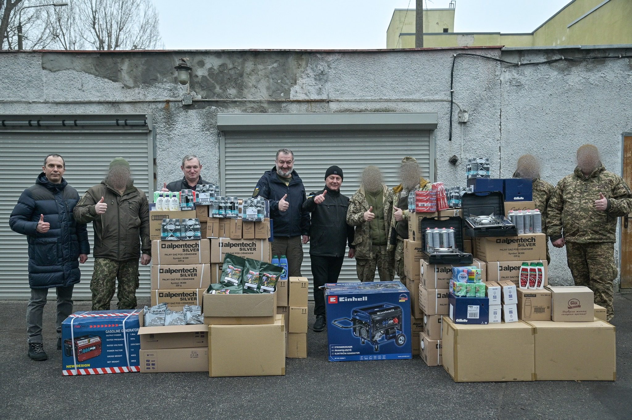 Святошинська РДА в День Соборності передала військовим чергову партію допомоги (фото)