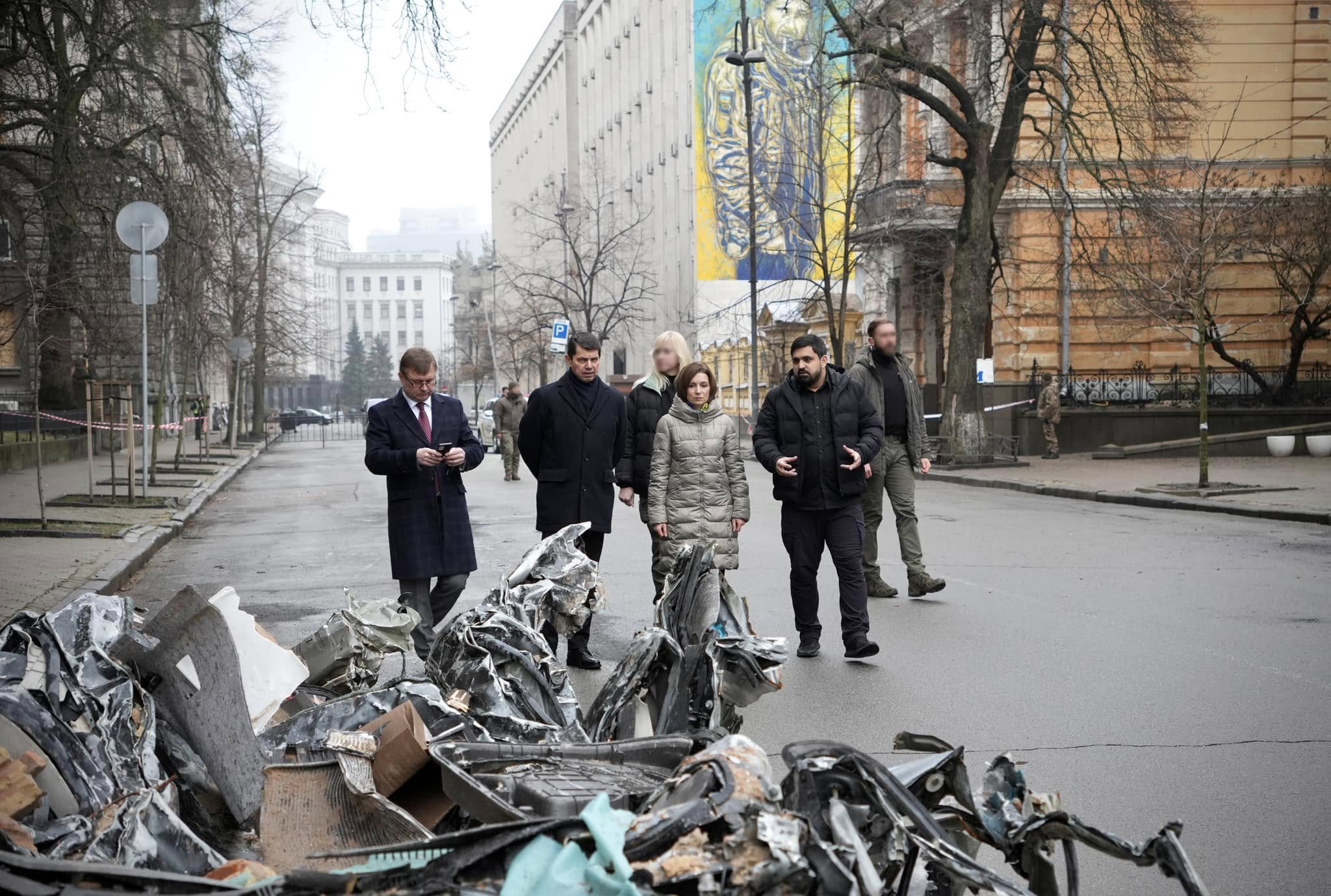 Начальник КМВА показав Маї Санду наслідки удару російського БпЛА по будинку на Банковій