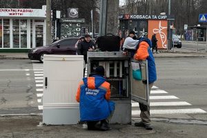 У столиці встановили ще дві шафи резервного живлення для світлофорних об’єктів