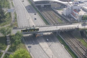 Біля станції метро "Дарниця" до 30 листопада закривають рух шляхопроводом (схема)