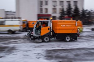 У столиці та на Київщині дороги від снігу чистять близько 500 одиниць спецтехніки