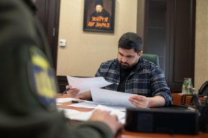 "Прозорість та підзвітність": начальник КМВА запропонував постраждалим від земельних махінацій заповнити анкету