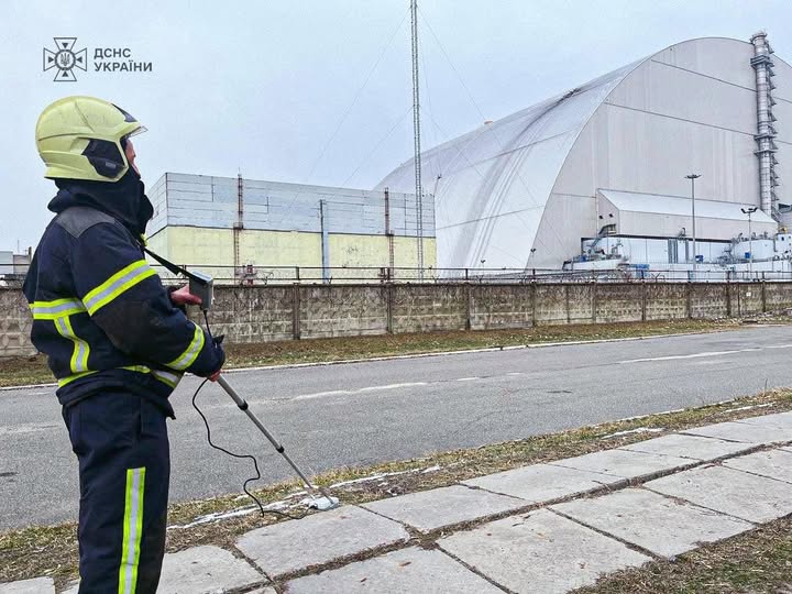Удар російського дрона по Чорнобильській АЕС: ситуація контрольована, радіаційний фон у нормі