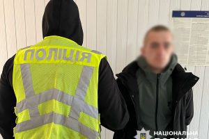 У Києві 21-річний рецидивіст пограбував військового