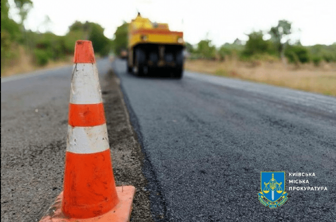 Заволодіння бюджетними коштами на ремонтах доріг у Київській області – судитимуть підрядника