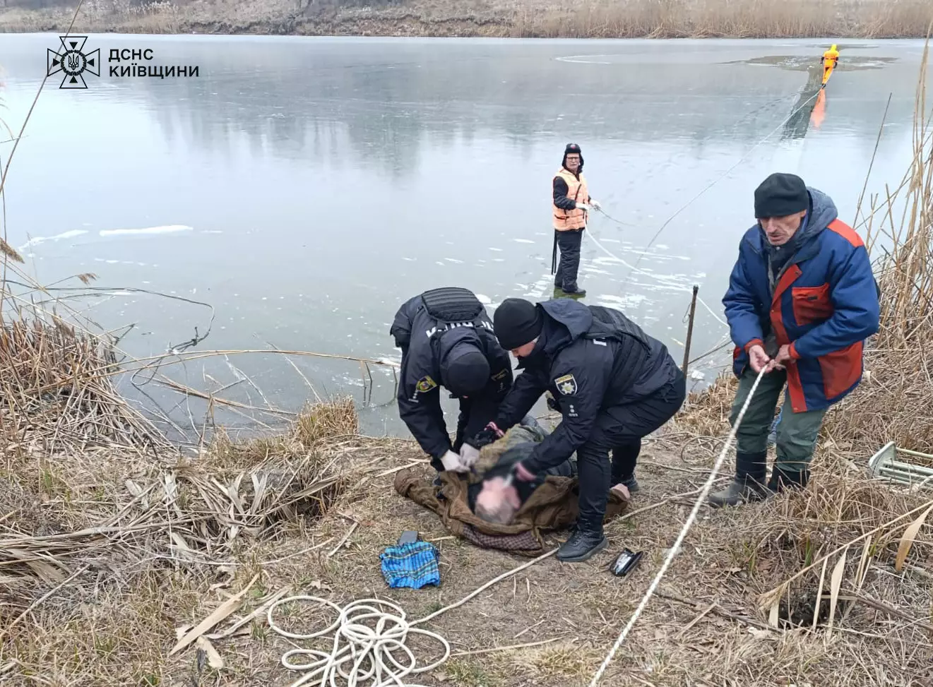 В Обухівському районі чоловік провалився під кригу на ставку та загинув