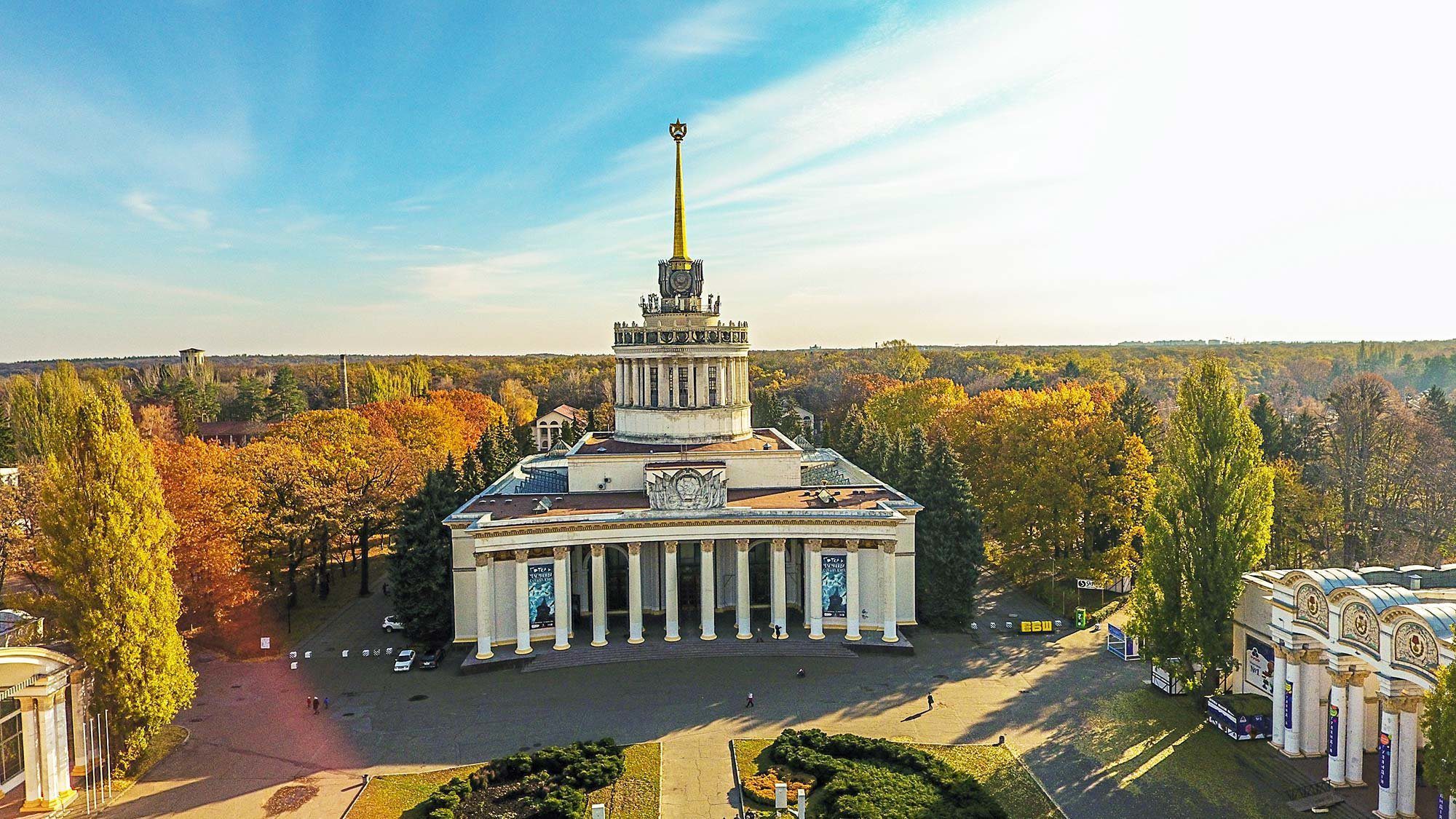 У шостому павільйоні “Експоцентру” замінять вікна