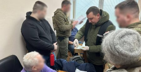 У Києві затримали невропатолога ВЛК, який який за 2 тисячі доларів «малював» призовнику діагноз щодо непридатності до служби в зоні бойових дій