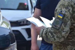 Правоохоронці викрили підполковника ЗСУ, який налагодив корупційну схему у столичному ТЦК