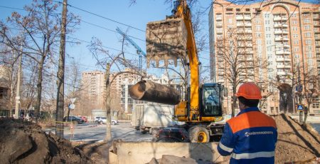 Столичні комунальники відновили теплопостачання для 50 житлових будинків у Голосіївському районі