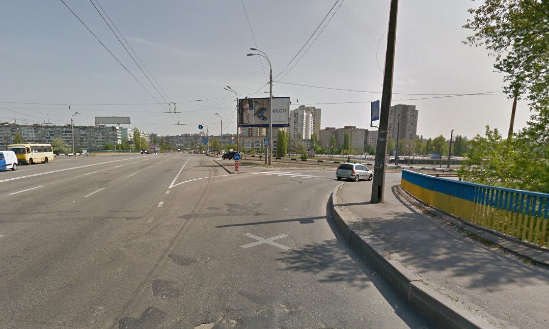 Відзавтра у Києві на два тижні обмежать рух з’їздом із вулиці Лугової на вулицю Богатирську (схема)