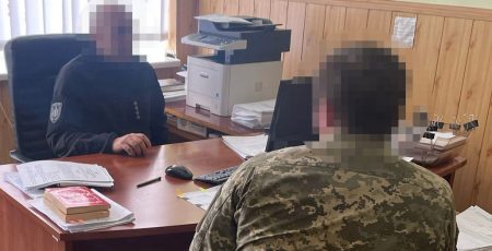 Командир ВЧ на Київщині оформив “бойові” на понад 7 млн гривень: ДБР вважає, що незаконно