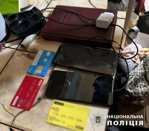 Арештант київського СІЗО ошукав громадян, продаючи вигадані дрова 