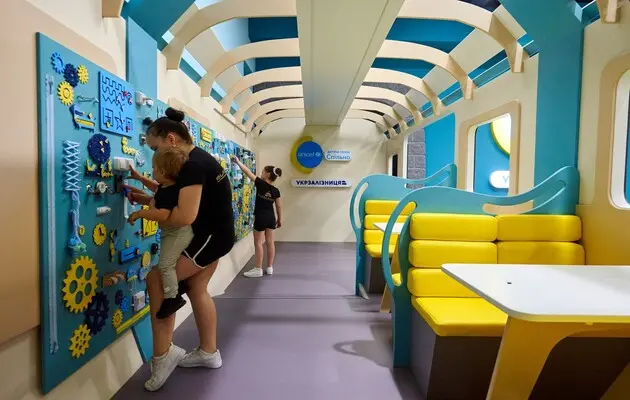 “Укрзалізниця” відкрила продаж квитків на восьмий дитячий вагон “УЗ” “Укрзалізниця” відкрила продаж квитків на восьмий дитячий вагон “УЗ”