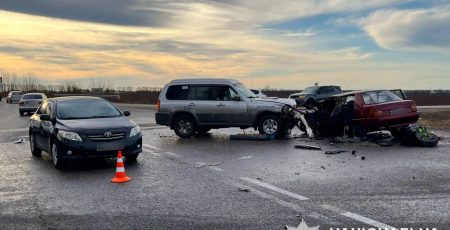 На Бориспільщині у ДТП з трьома автомобілями постраждав чоловік