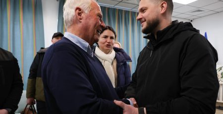 Микола Калашник разом з американським бізнесменом і філантропом Деллом Лоєм Хансеном відвідали «Чудо-містечко» для ВПО