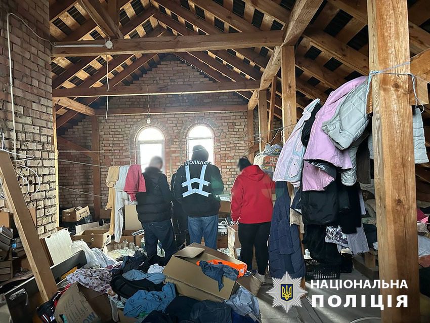 Правоохоронці викрили «реабілітаційний центр», де людей утримували в рабських умовах (фото)
