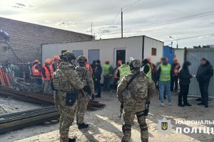 Правоохоронці викрили «реабілітаційний центр», де людей утримували в рабських умовах (фото)