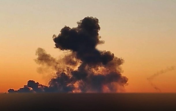 У ніч на 8 березня БпЛА атакували один з найбільших НПЗ росії У ніч на 8 березня БпЛА атакували один з найбільших НПЗ росії