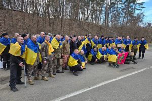 Україна звільнила з російського полону 175 військових (фото)