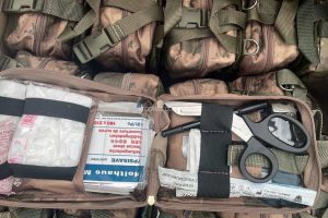 ДБР викрило постачання неякісних аптечок для ЗСУ на понад 18 млн гривень ДБР викрило постачання неякісних аптечок для ЗСУ на понад 18 млн гривень