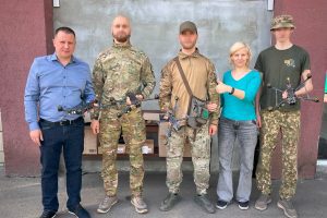 Білогородська громада передала 15 дронів бригаді “Буревій”