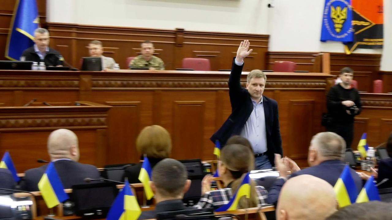 Бондаренко через земельний скандал пішов з посади секретаря Київради