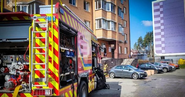 На Київщині під час пожежі багатоповерхівки евакуйовано 18 осіб, один чоловік загинув