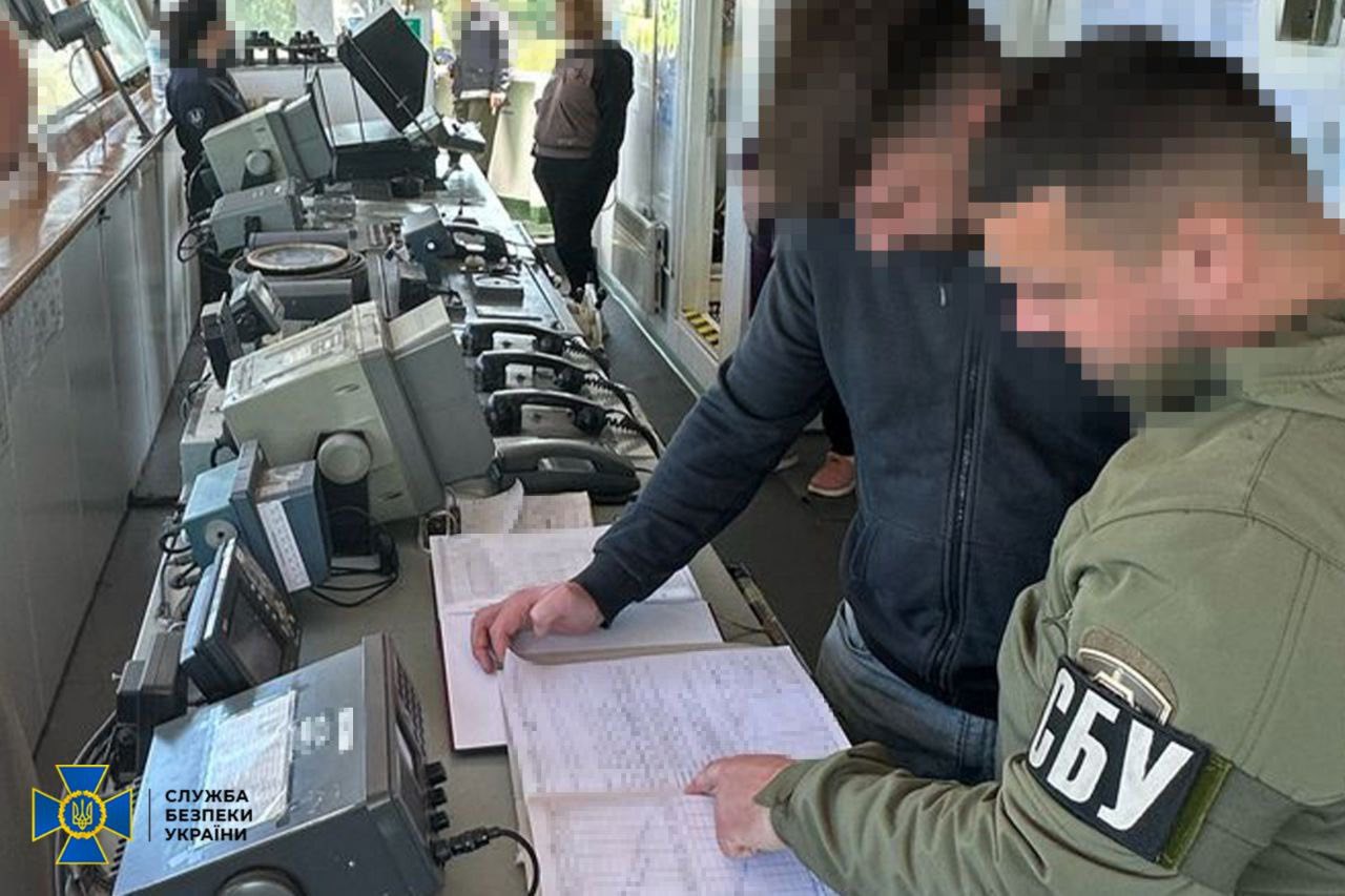 СБУ арештувала судно «тіньового» флоту рф, яке вивезло з Криму 5 тис. тонн награбованого зерна СБУ арештувала судно «тіньового» флоту рф, яке вивезло з Криму 5 тис. тонн награбованого зерна