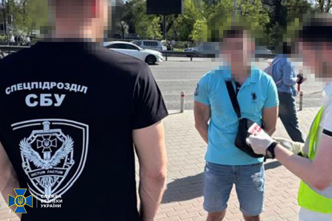 Правоохоронці викрили посадовця КМДА, який «торгував» дозволами на землю в Києві