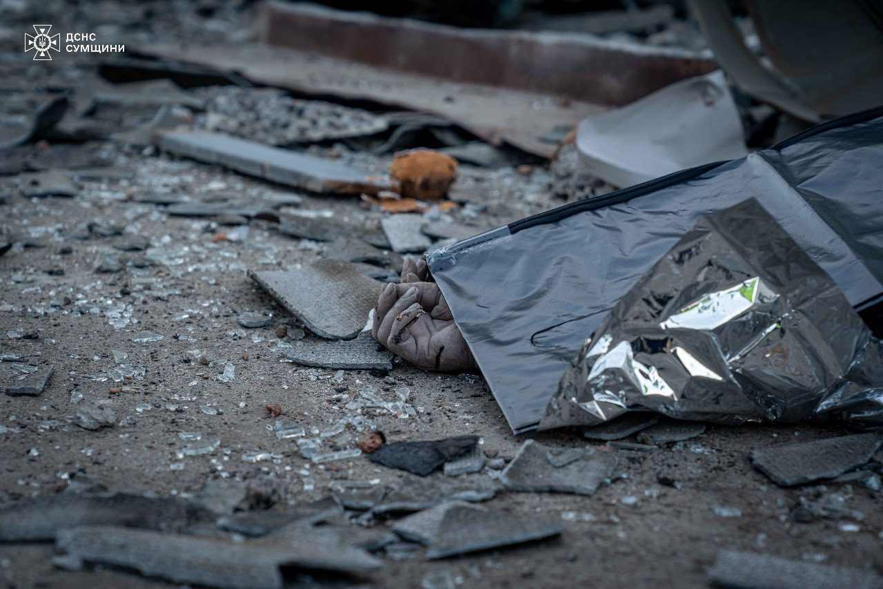 В ніч на 18 квітня росія била балістикою та шахедами по Харкову, Сумах, Миколаєву і Дніпру, є загиблі та постраждалі (фото, відео)